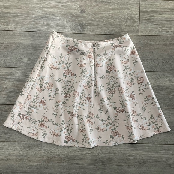 Forever 21 Floral Print Skirt - Picture 2 of 4